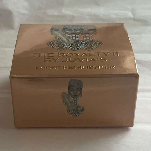 THE ROYALTY III By Juvia’s Loose Facial Highlighter - Picture 5 of 10